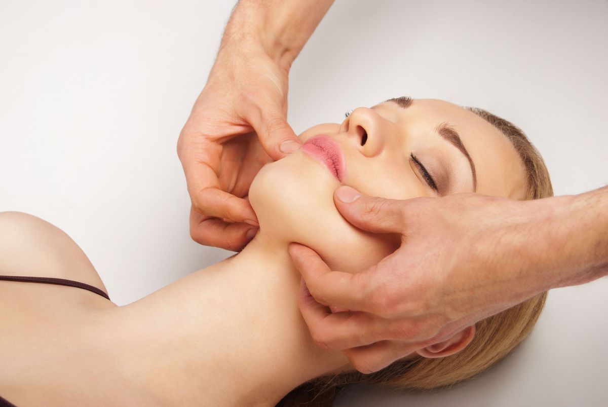 Le massage facial, Shirogriva, une technique d'origine Indienne