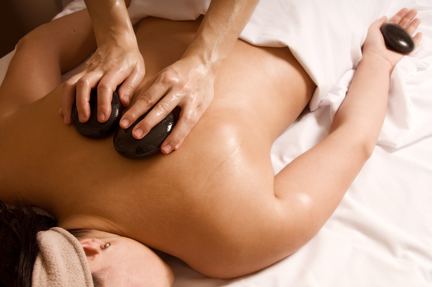 Fuji massage ou massage aux pierres chaudes et froides, le pouvoir minéral en action