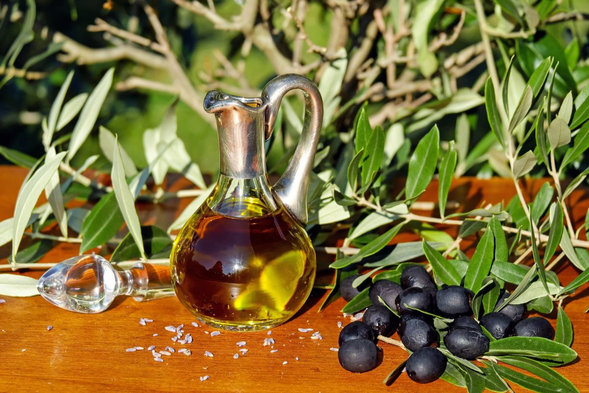 Massage à l'huile d'olive, vivifiant, relaxant et bien-être