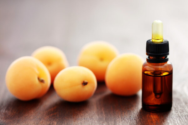 Combien De Noyau D'abricot Pour Mourir Massage à l'huile de noyaux d'abricots : Anti-âge et bonne mine